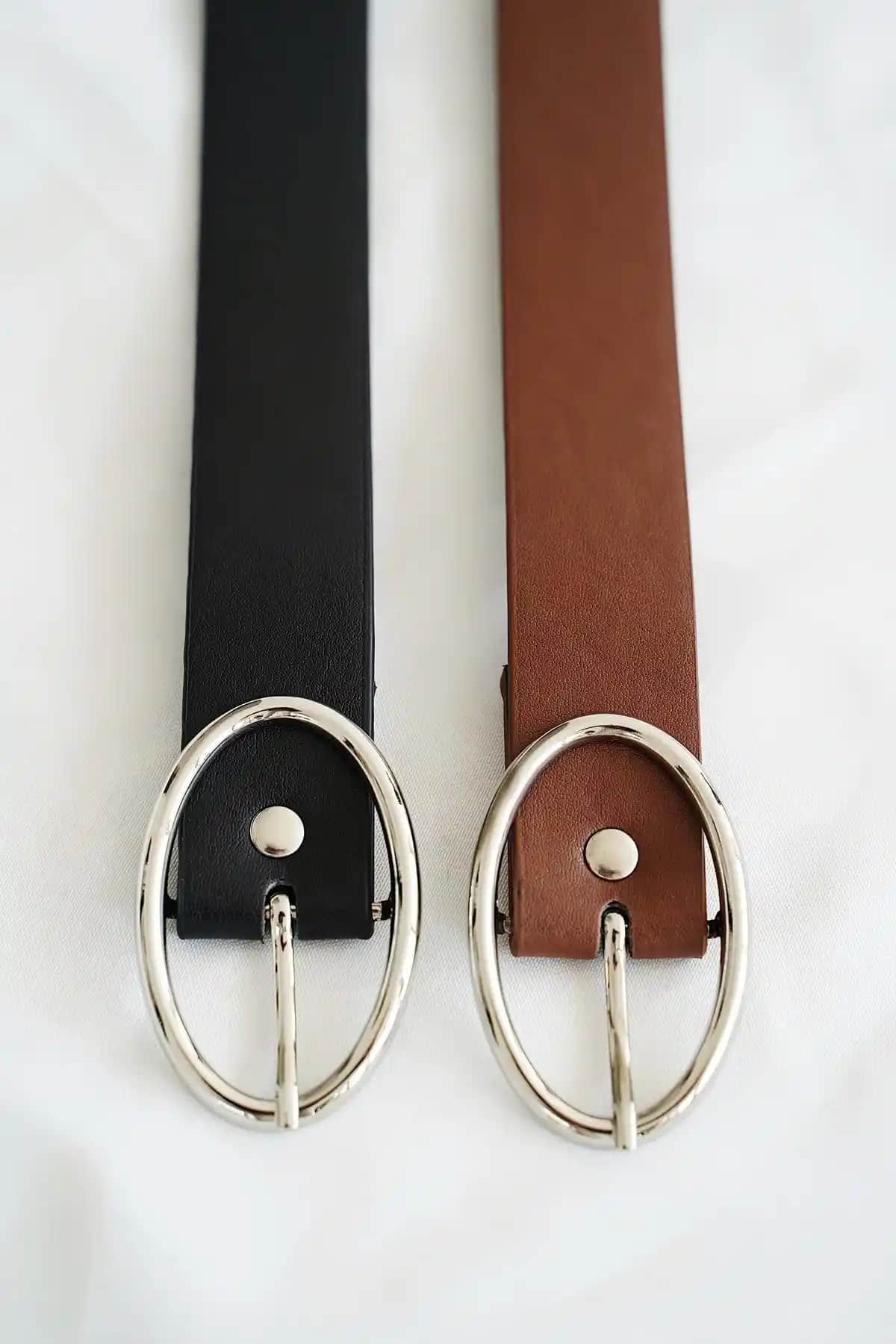 Kadınlar İçin Siyah-Taba 2'li Kemer Seti Şıklık ve Kullanışlılık Sunar