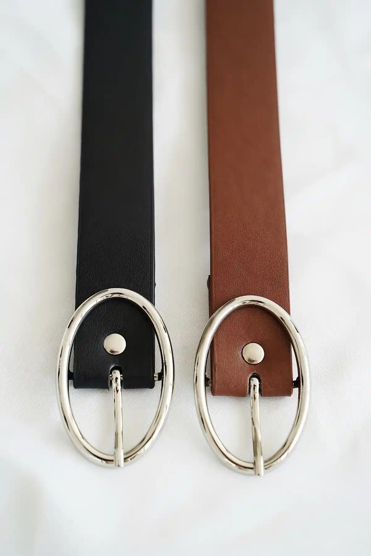 Kadınlar İçin Siyah-Taba 2'li Kemer Seti Şıklık ve Kullanışlılık Sunar