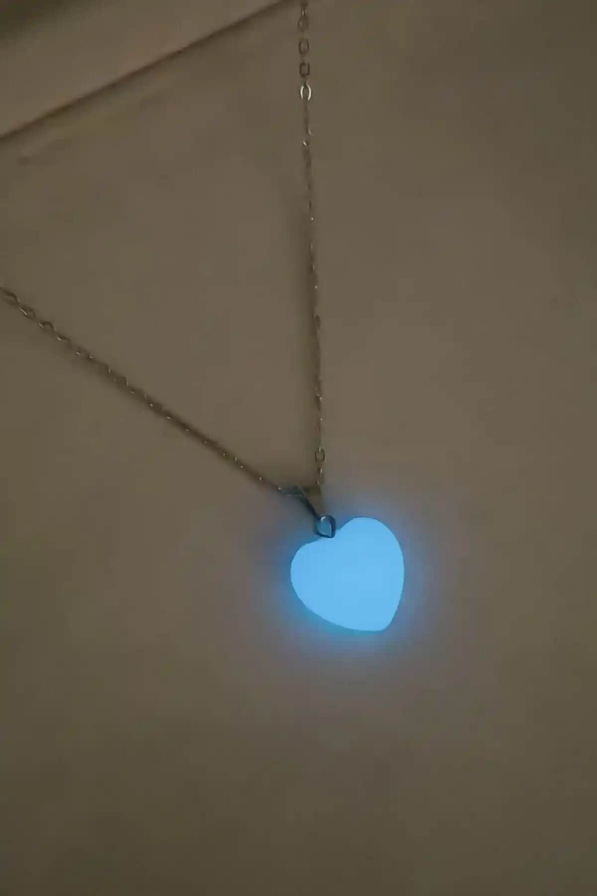 Karanlıkta Parlayan Kolye Karşılaştırması: Doğal Taş ve Panda Ay Tasarımları