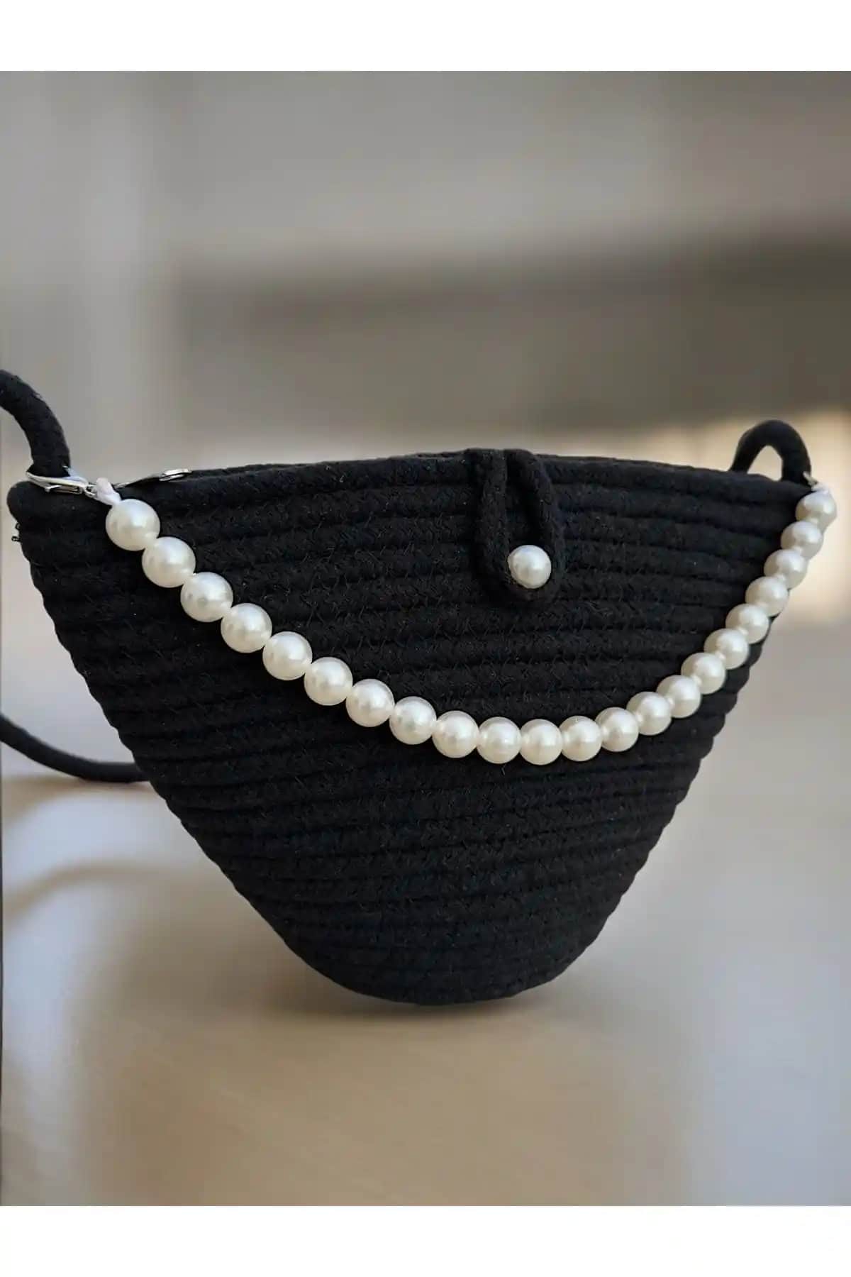 Katusa Kadın Siyah Incili Tasarım Omuz Çantası Günlük ve Şık Kullanım İçin