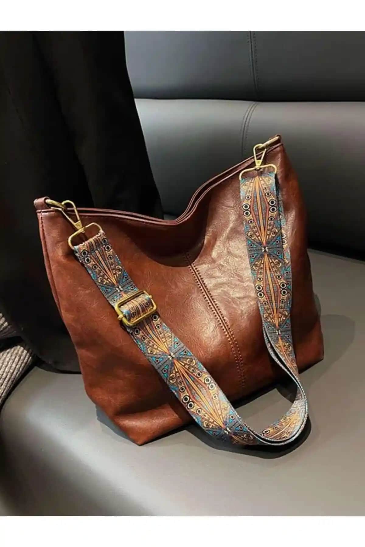 Katusa Kadın Taba Fermuarlı Etnik Desenli Askılı Omuz Çantası Günlük Şıklık ve Dayanıklılık