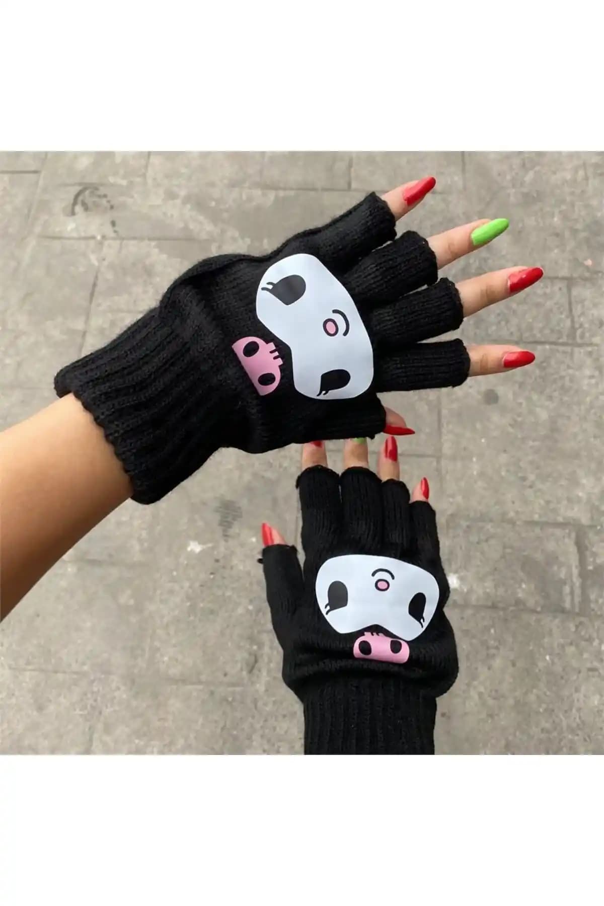 Köstebek Siyah Kuromi Yarım Eldiven: Modern ve Rahat Tasarım ile Günlük Şıklık