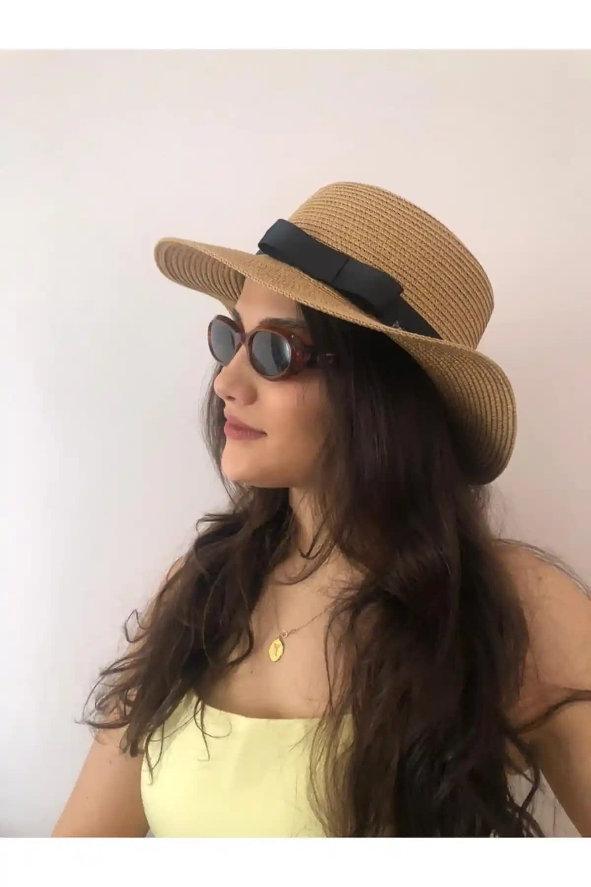 Laviyonsa Kloş Hasır Şapka ve Novon Fiyonklu Hasır Şapka Karşılaştırması