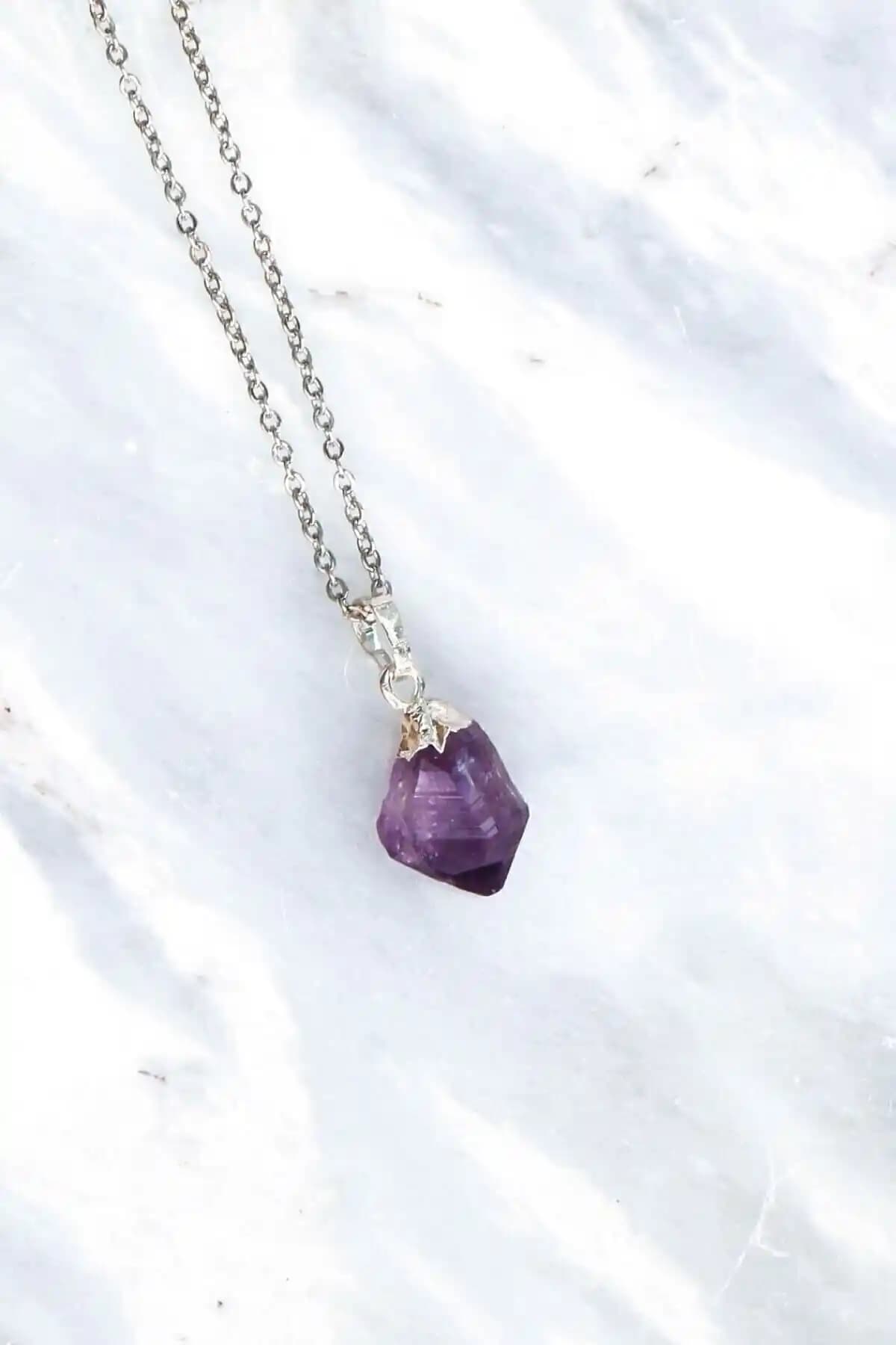 Lepidolit ve Ametist Doğal Taş Ham Kolye: Zarafet ve Enerji Bir Arada