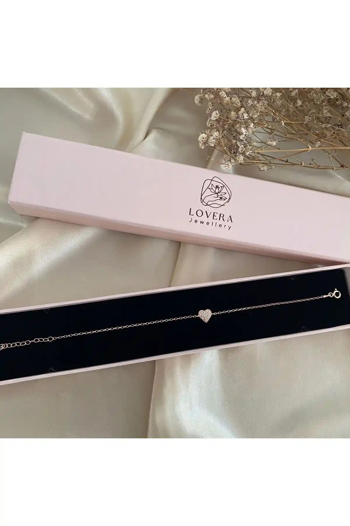 Lovera ve Miavi Silver Gümüş Bileklik Karşılaştırması: Tasarım ve Özellikler