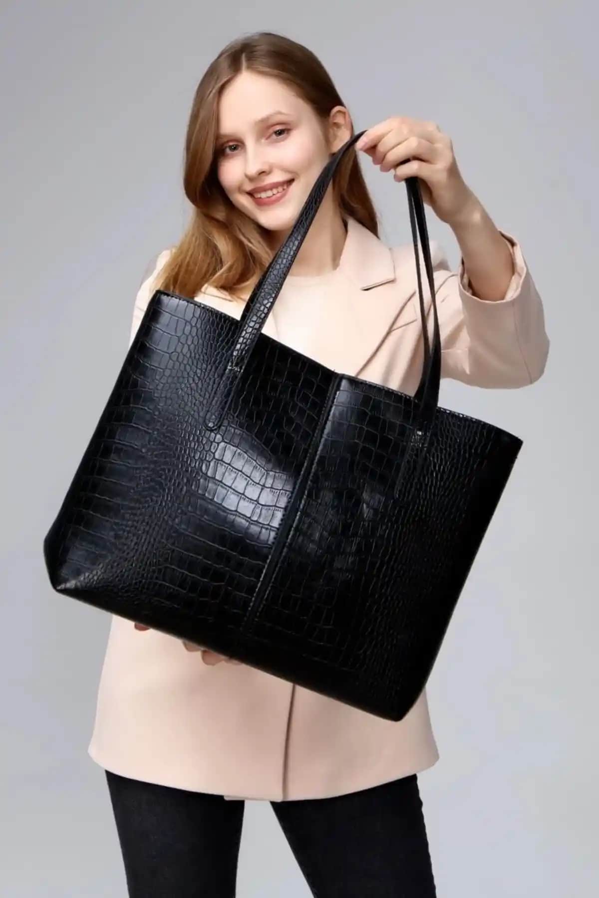 Luvenis Siyah Kadın Kroko Desen Büyük Boy El ve Omuz Çantası Özellikleri ve Kullanım Alanları