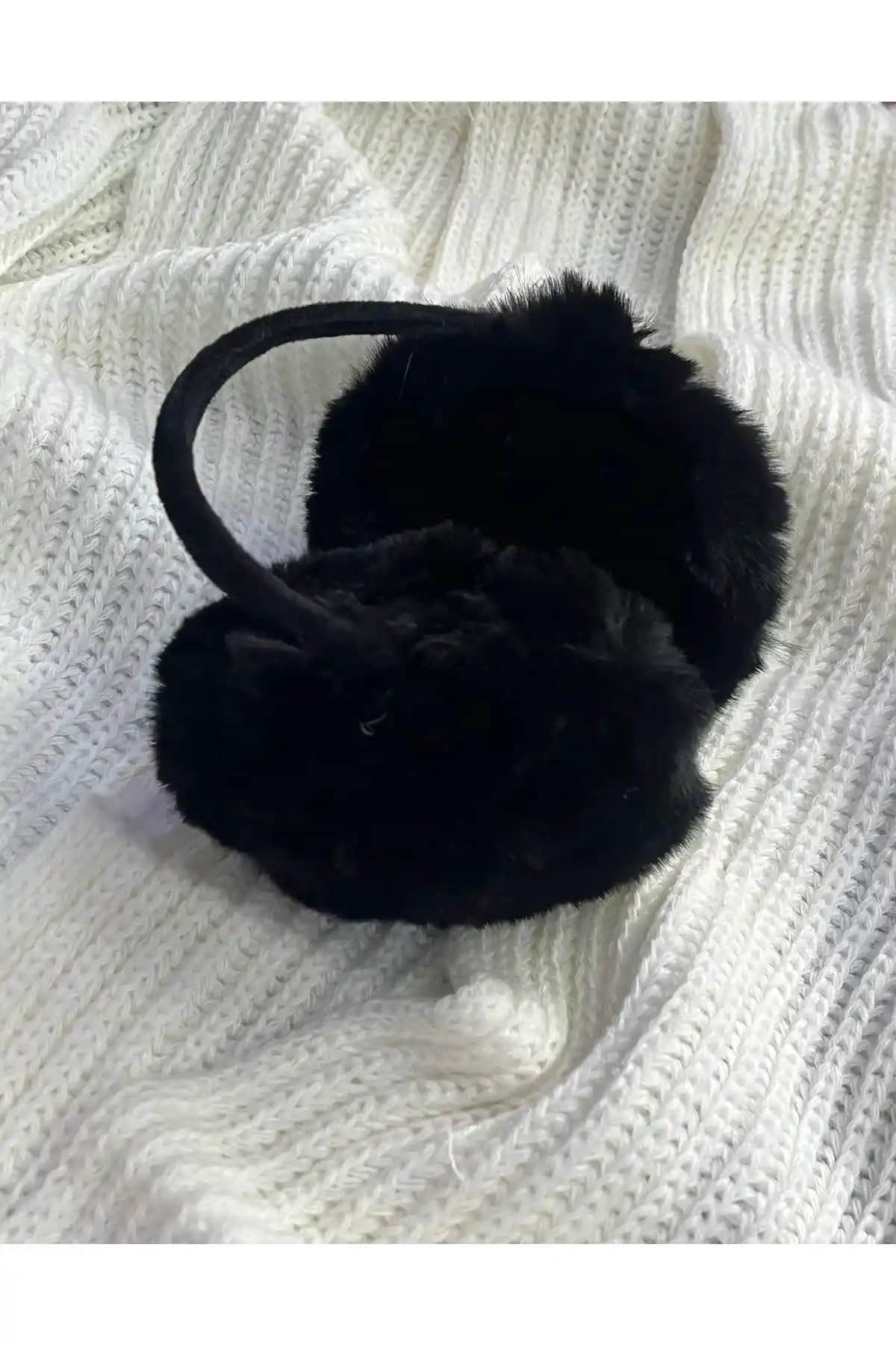 MAD TEKSTİL Peluş Kulaklık: Konfor ve Şıklığı Bir Arada Sunan Günlük Kullanım Aksesuarı