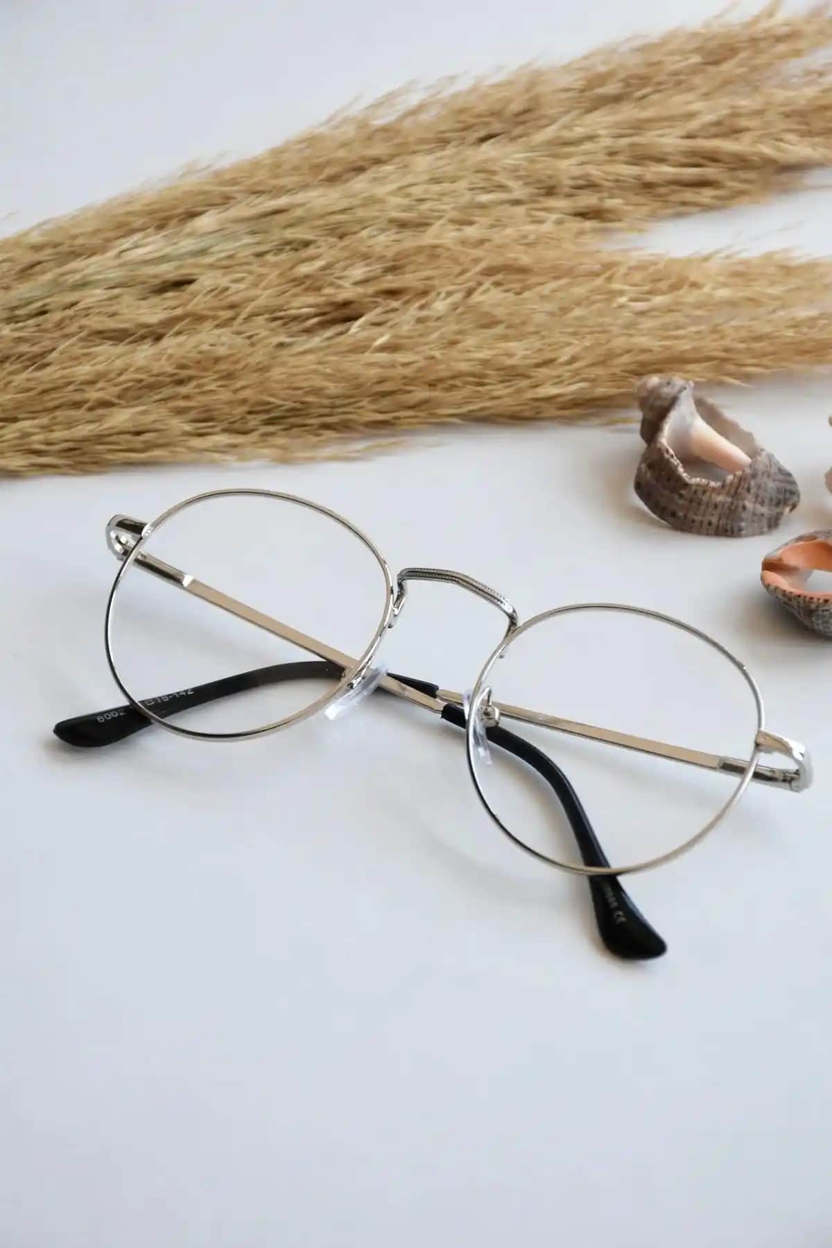 Maria Unisex Oval Gözlük Modern Tasarım ve UV400 Koruma Sağlayan Şık Aksesuar