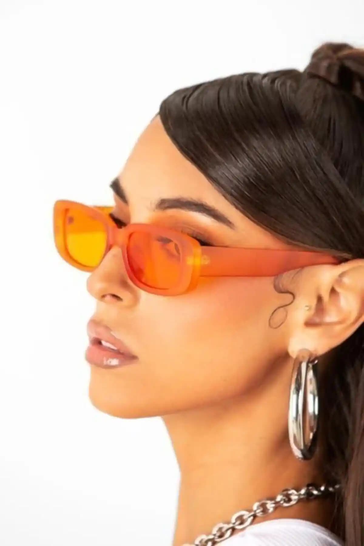Mathilda Vintage Turuncu Güneş Gözlüğü: Şık Tasarım ve Yüksek Koruma Özellikleri