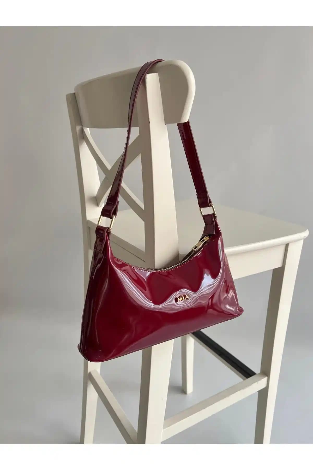 Mia Collection Bordo Rugan Çanta: Şık ve Dayanıklı Günlük Kullanım Çantası