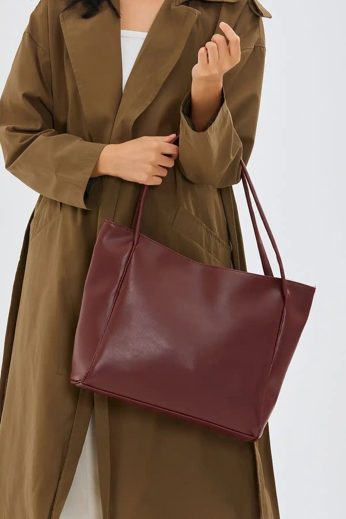 Minebag Salaş Maya ve Mojeva Alia Bordo Kadın Çanta Karşılaştırması