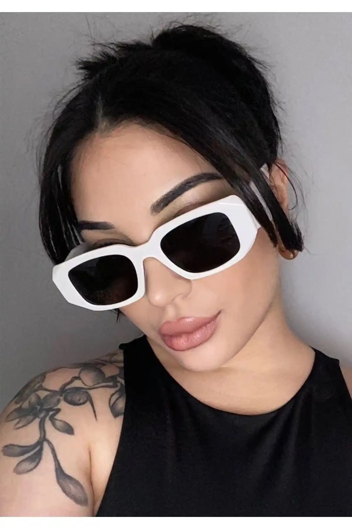 ModaLand Güneş Gözlüğü Karşılaştırması: Larissa Beyaz Siyah ve Yeni Sezon Dikdörtgen Modelleri