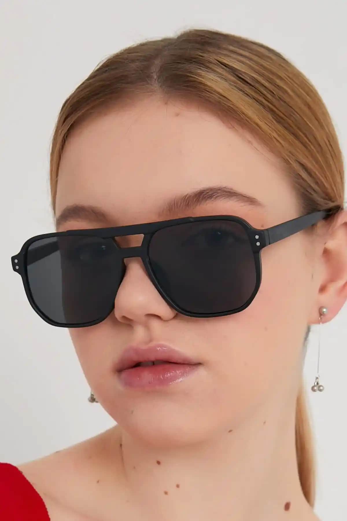 ModaLand Sergio Siyah Çerçeveli Güneş Gözlüğü - Şıklık ve Koruma Sunan Modern Tasarım