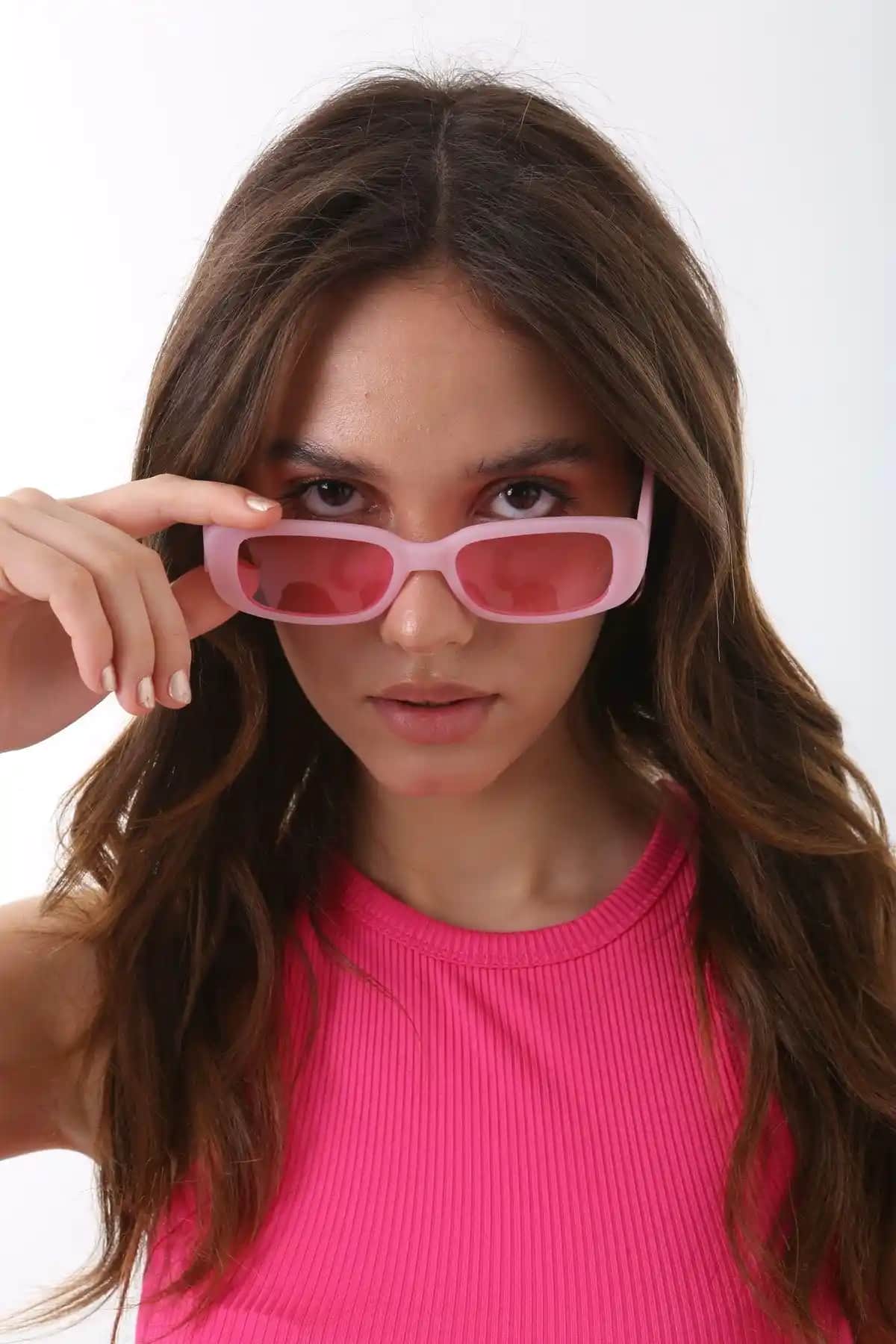 ModaLand Yeni Sezon Unisex Dikdörtgen Güneş Gözlüğü ile Şıklık ve Koruma Bir Arada