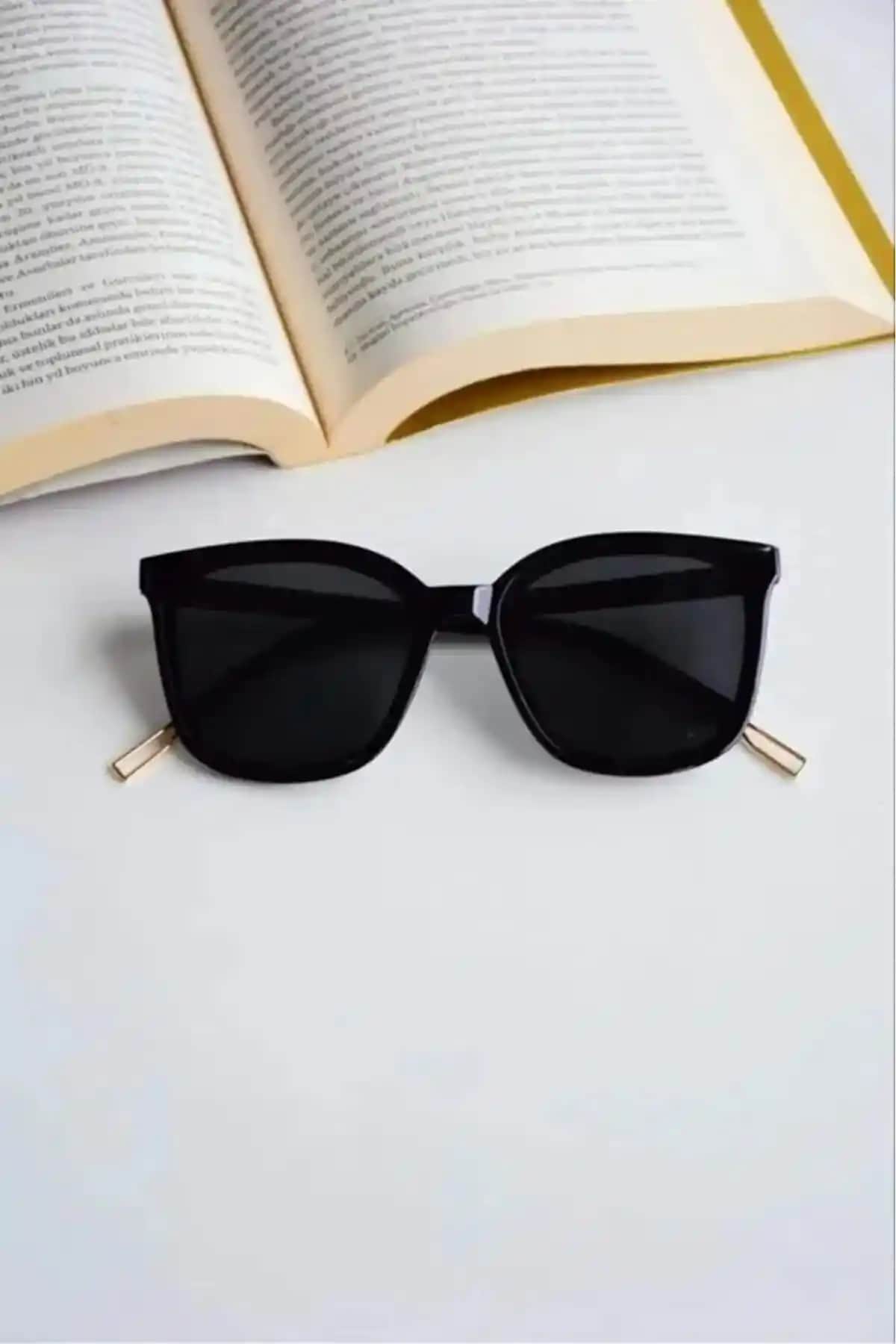 Modalucci HARBY ve Oppacity Retro Kare Kadın Güneş Gözlüğü Karşılaştırması