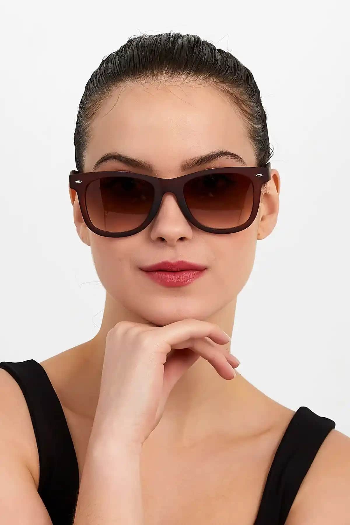 Modalucci Unisex Güneş Gözlüğü: Şık Tasarım ve Göz Sağlığını Koruyan Çok Renkli Model