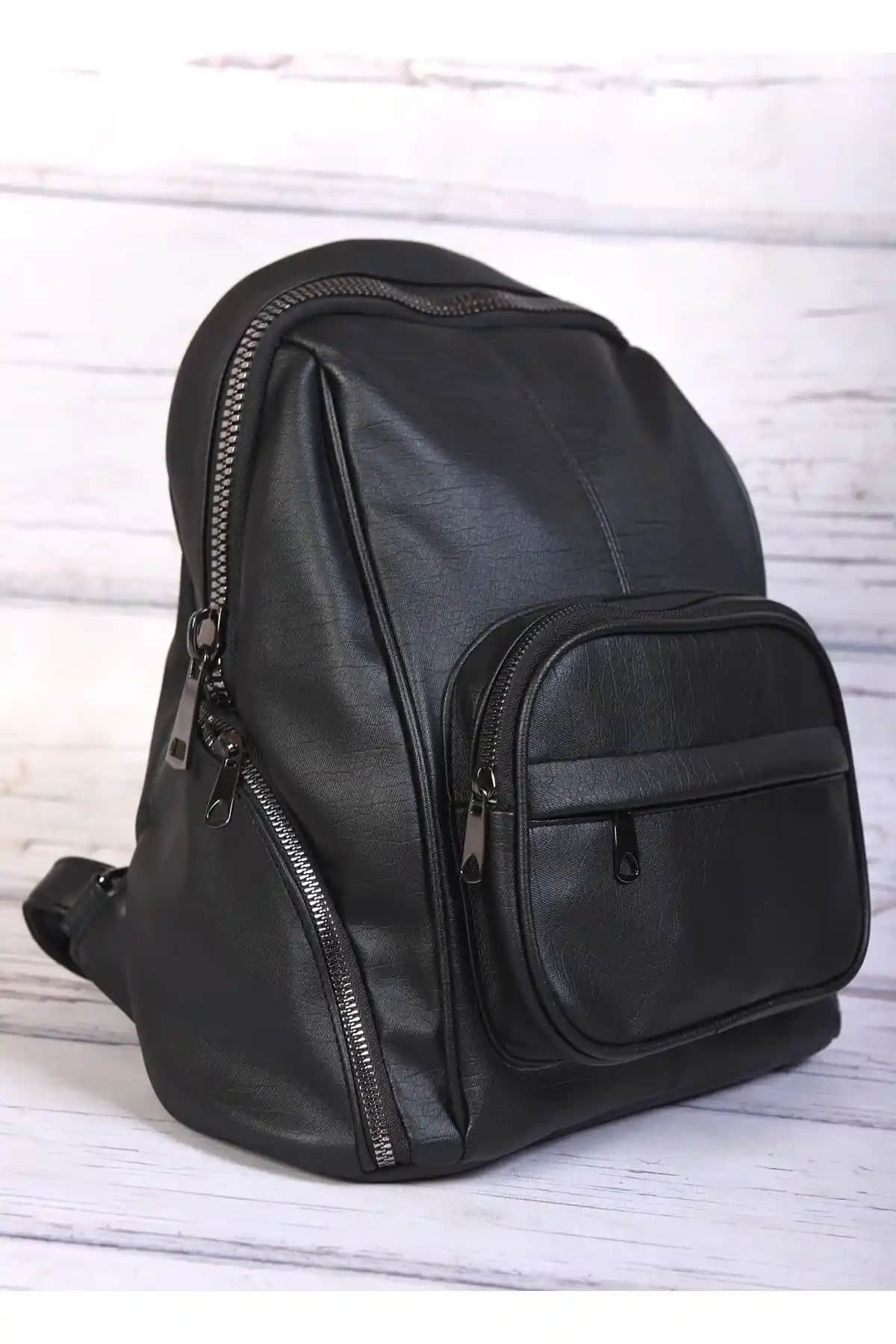 Monaliza Yıkama Deri Sırt Çantası: Şıklık ve Fonksiyonellik Bir Arada