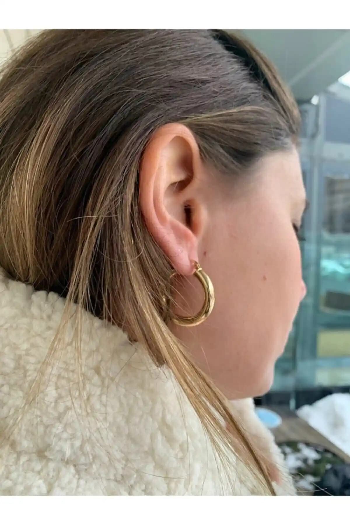 Moni Design ve Stainles Steel Gold Çelik Halka Küpe Karşılaştırması