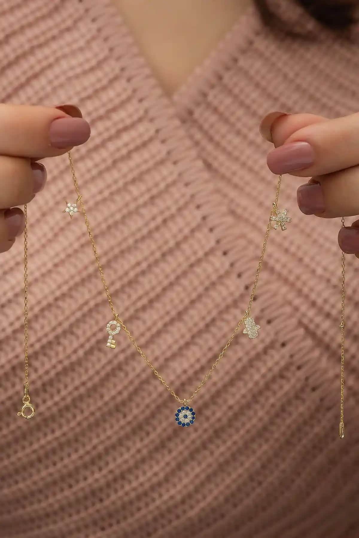 NEREZE 925 Ayar Gold Kadın Gümiş Kolye Zarif ve Parlak Tasarım ile Günlük ve Özel Kullanım İçin