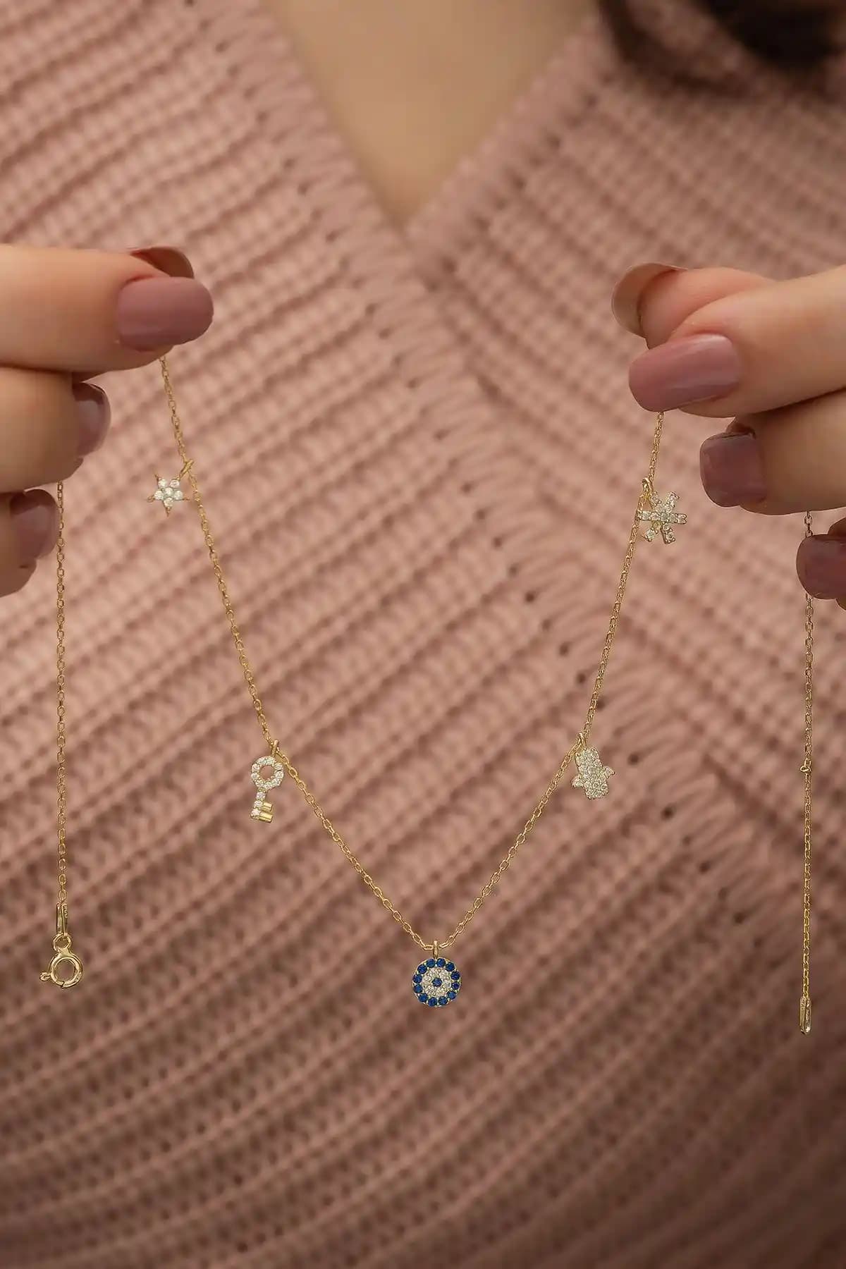 NEREZE 925 Ayar Gold Kadın Gümiş Kolye Zarif ve Parlak Tasarım ile Günlük ve Özel Kullanım İçin