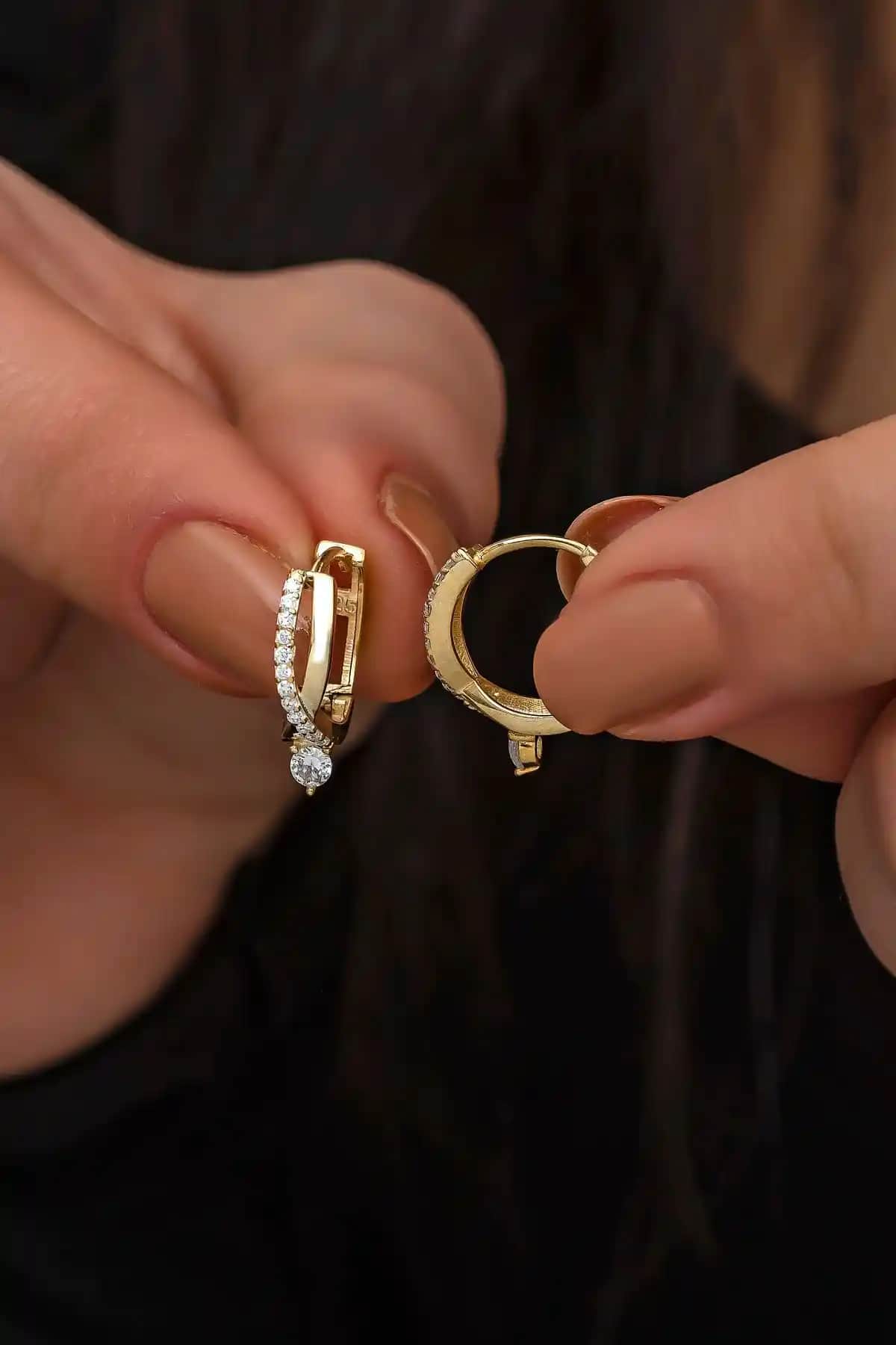 NEREZE 925 Ayar Gümüş Altın Tektaş Örgü Model Küpe: Zarif ve Şık Tasarım ile Günlük Kullanım İçin Ideal