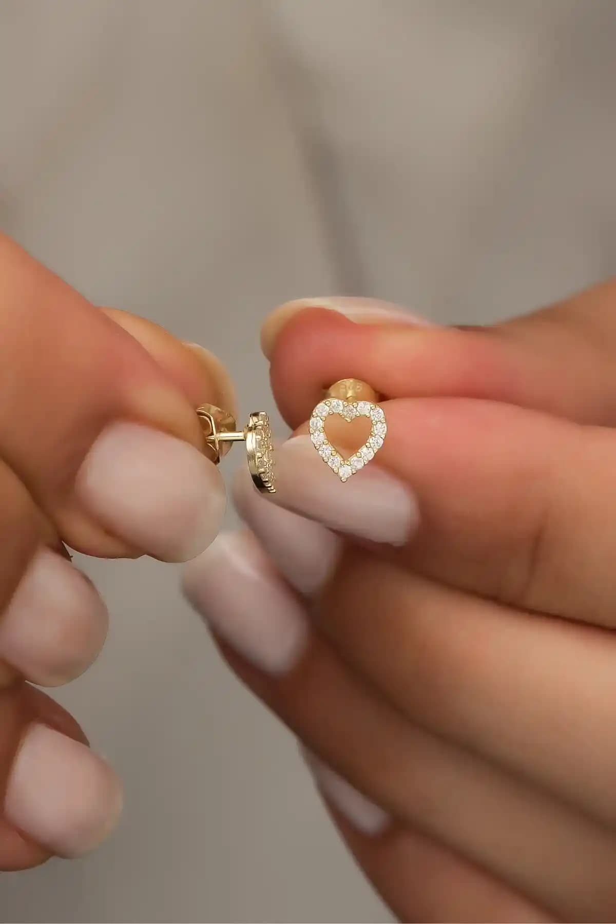 NEREZE 925 Ayar Gümüş Gold Mini Kalp Küpe ve Söğütlü Silver Renkli Halka Küpe Karşılaştırması