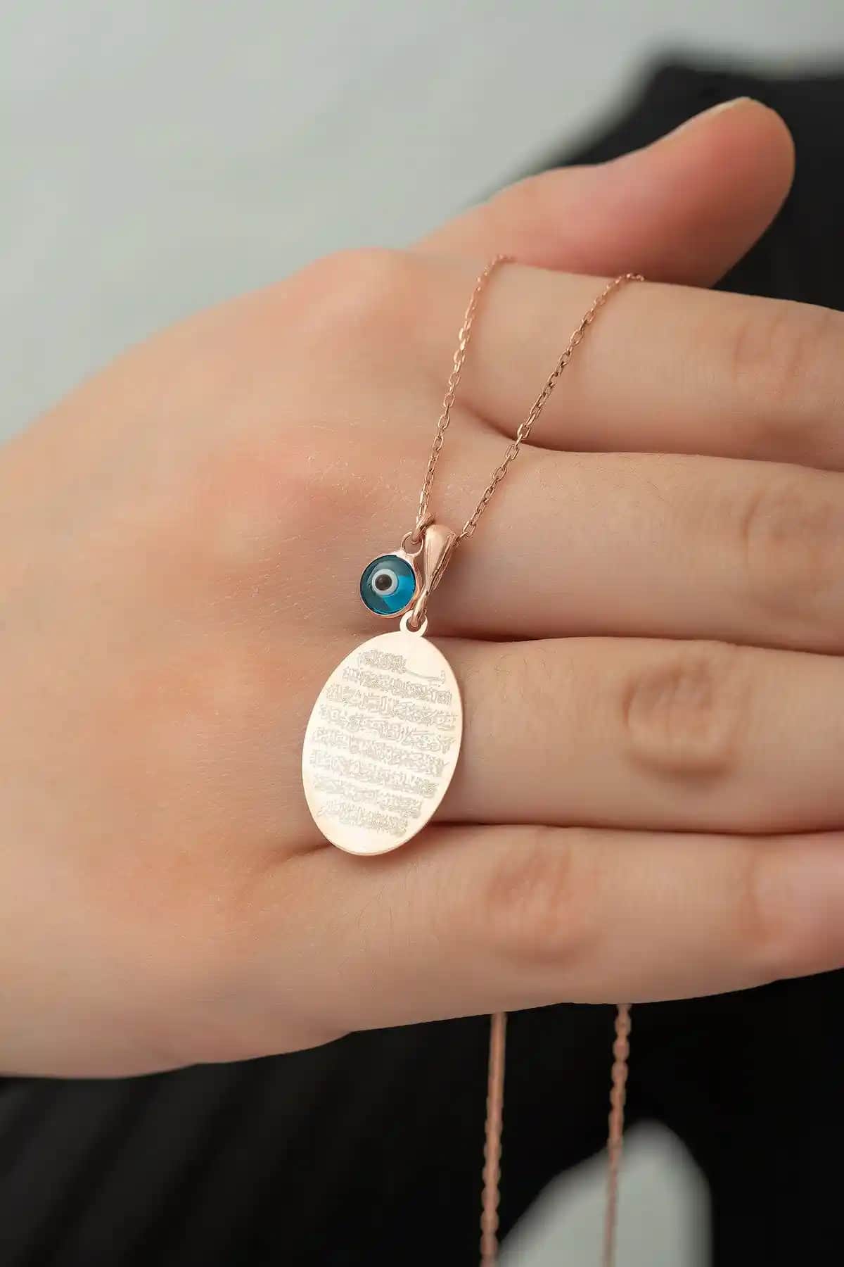 NEREZE 925 Ayar Gümüş Oval Ayetel Kürsi Kolye Rose Gold Kaplama ile Şıklık ve Anlam Bir Arada