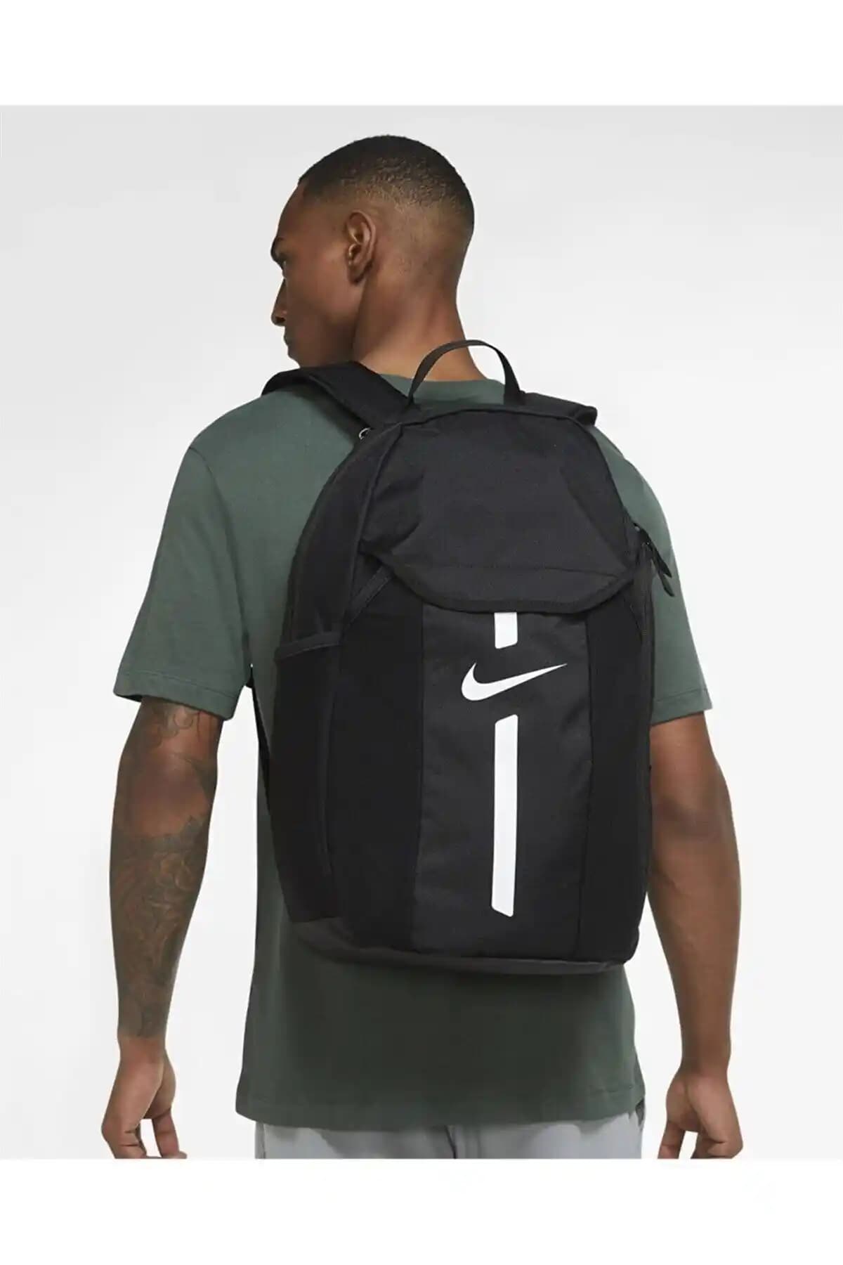 Nike B2 Unisex Sırt Çantası Günlük ve Spor Kullanımı İçin Dayanıklı ve Şık Tasarım