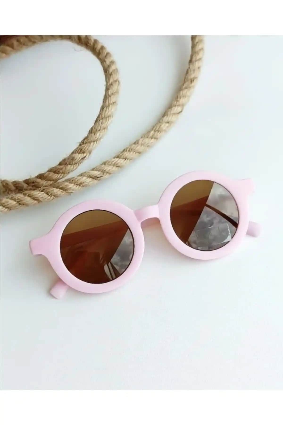 Nilu Moda Çocuk Güneş Gözlüğü UV400 Koruma ve Şık Tasarımıyla Güvenli Seçenek