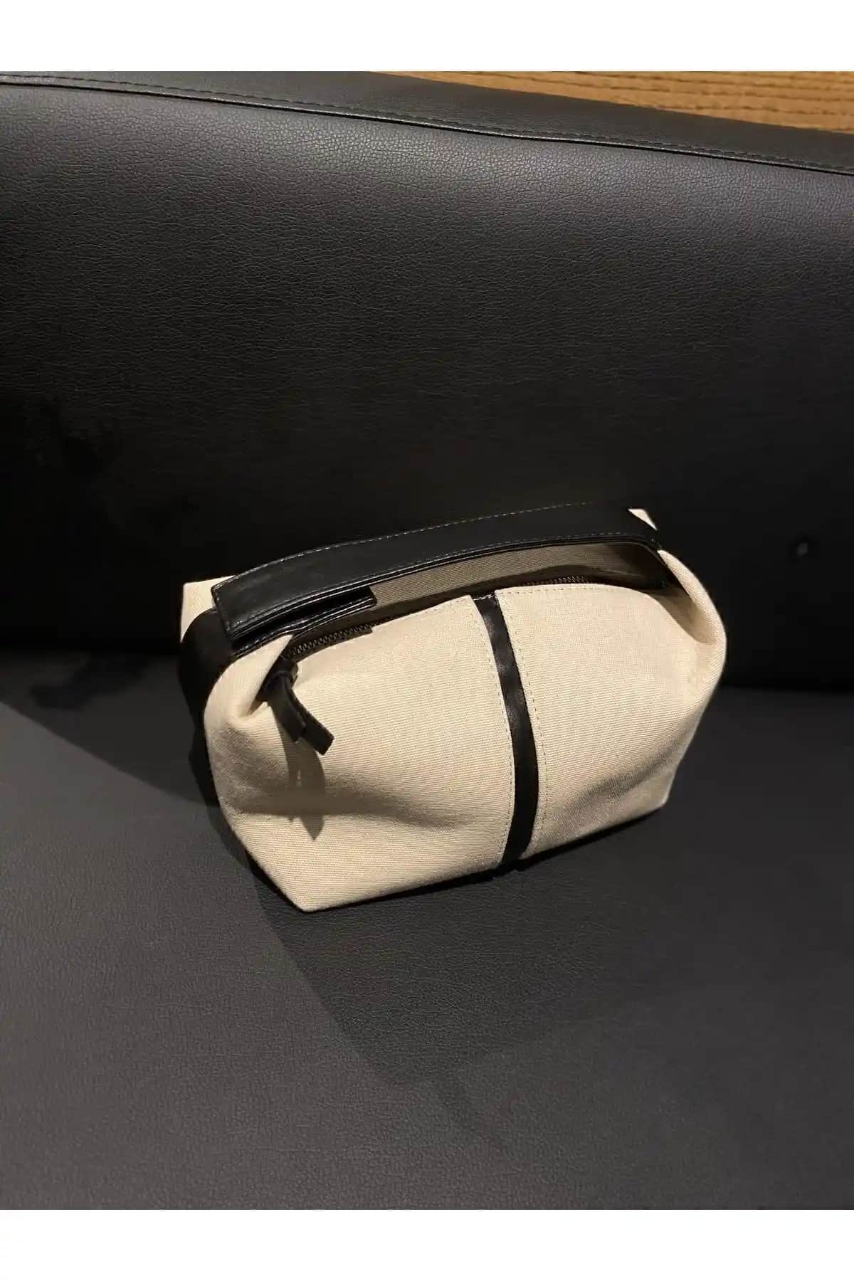 NİSSEA Kadın Siyah Archi Kanvas Çanta: Şıklık ve Dayanıklılığı Bir Arada Sunar