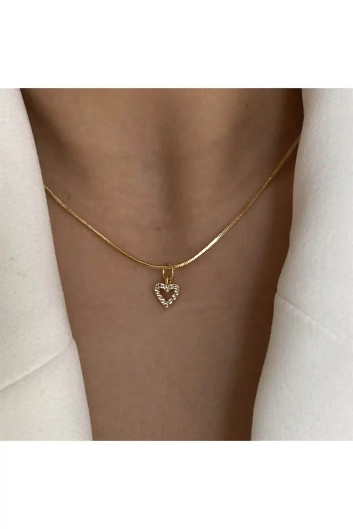 OK ROSES Minik Taşlı Kalp Kolye: Zarif ve Şık Günlük Kullanım İçin Tasarlanmış Aksesuar