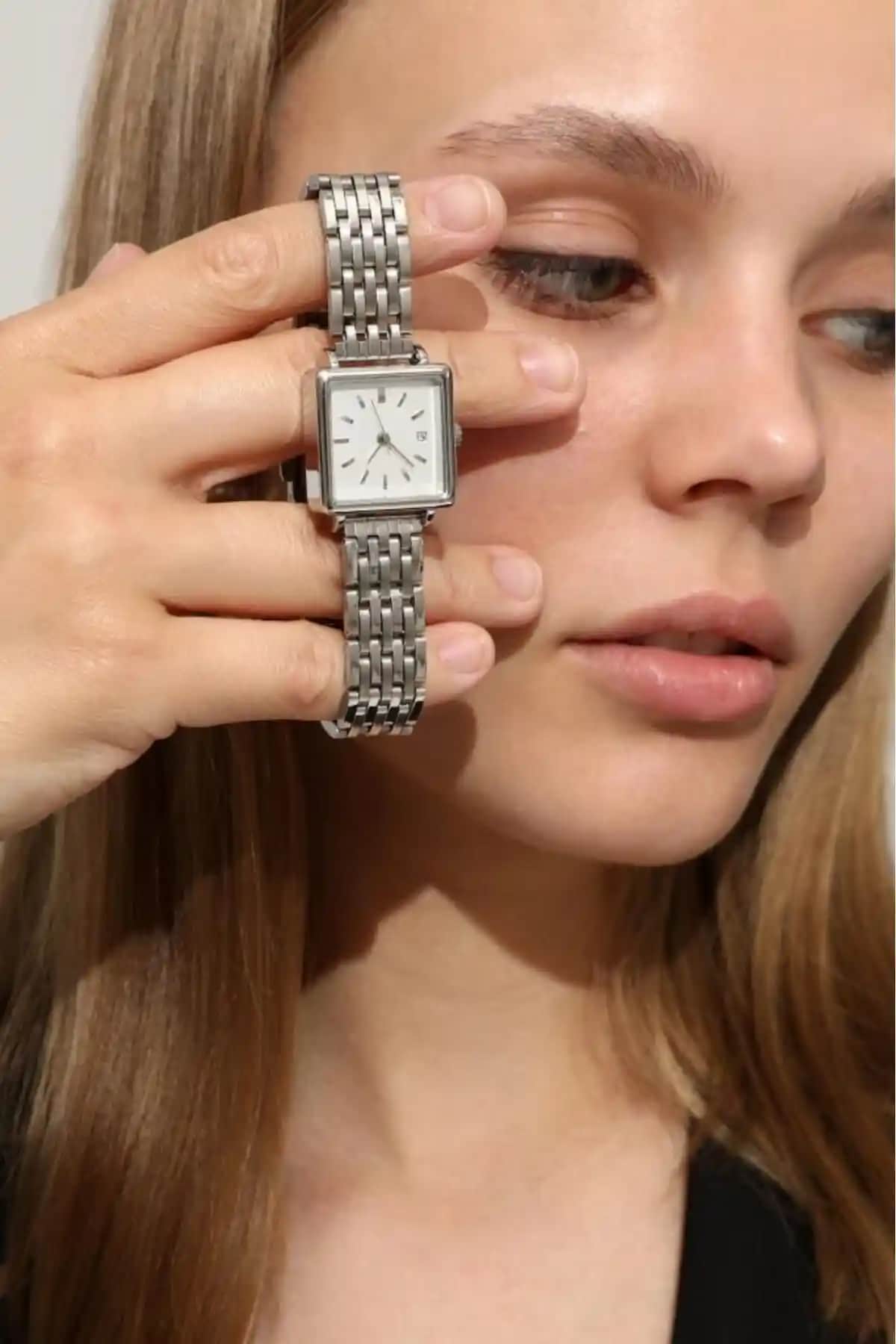 OQQO Silver Minimal ve Spectrum Retro Minimal Kadın Kol Saatleri Karşılaştırması