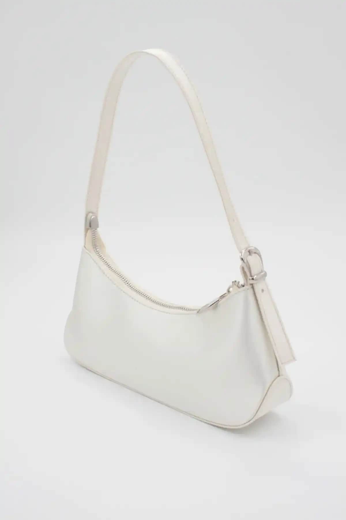 Paksoy Kadın Krem Saten Baget Çanta Şık ve Dayanıklı Tasarımıyla Günlük ve Özel Kullanım İçin