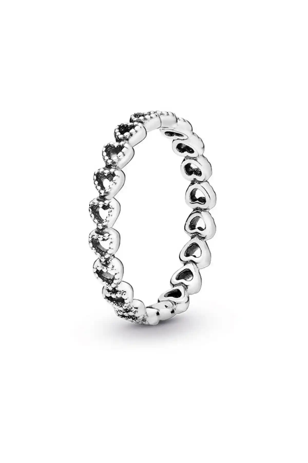 Pandora Zarif Yüzük Karşılaştırması: Bağlı Kalpler ve Timeless Dilek Modelleri