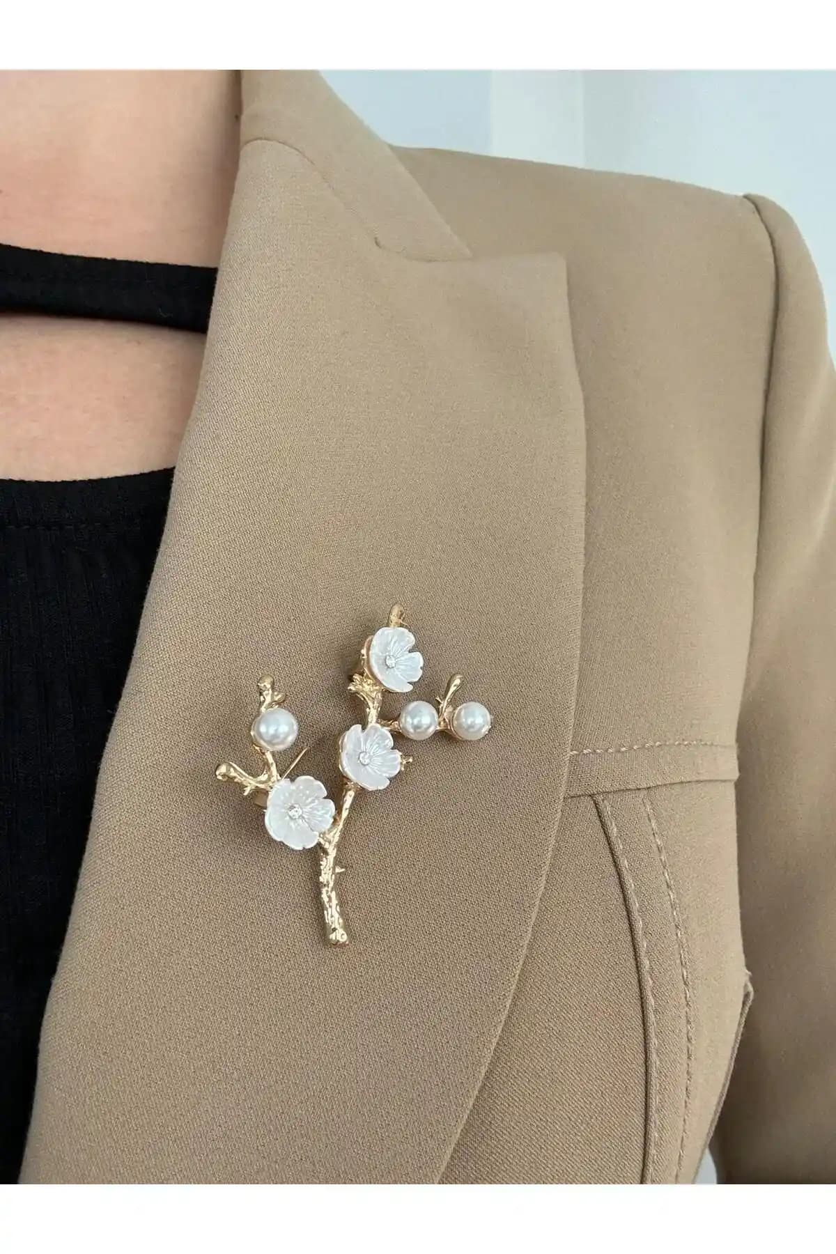 Pelin Aksesuar Broş Karşılaştırması: Zarif ve Modern Tasarımlar Hakkında Bilgiler