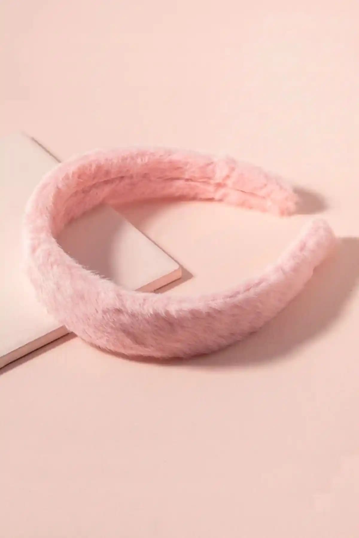 Peluş Taç Karşılaştırması: H&E DESIGN Kadın Pembe Teddy ve Jack Ferrero Setleri