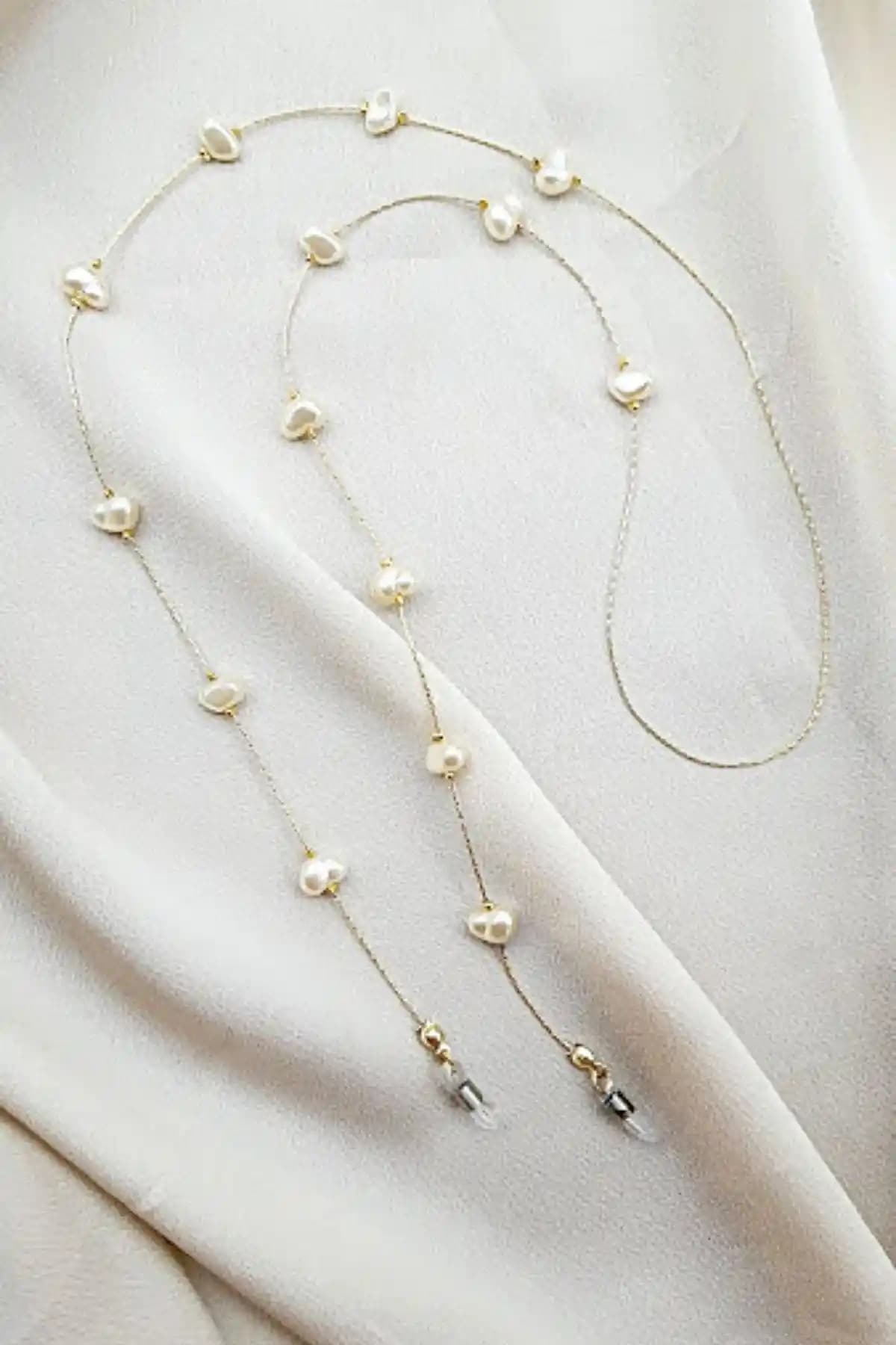 PETEK AKSESUAR Barok İnci Detaylı Gözlük Zinciri ile Şıklığınızı Tamamlayın