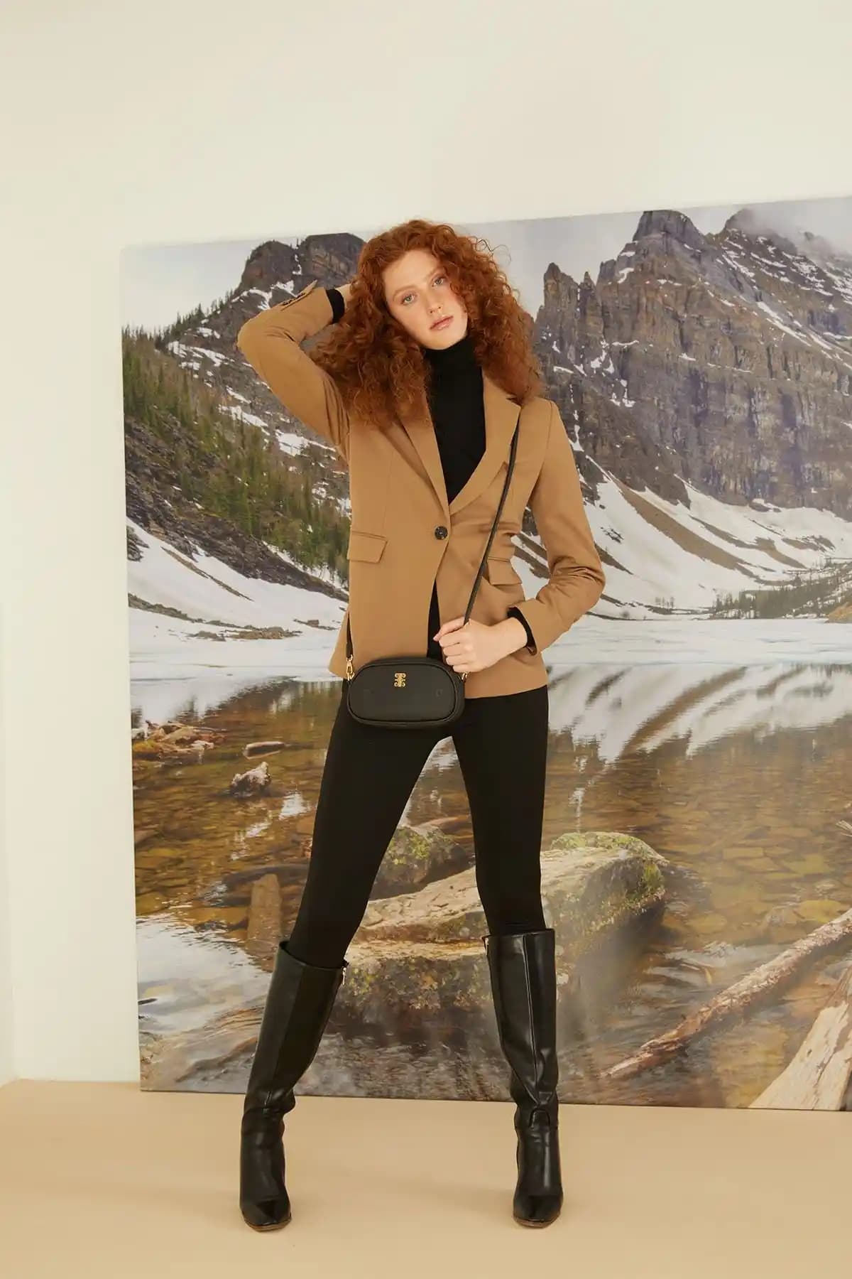 Pierre Cardin Siyah Print Kadın Omuz Çantası Günlük Şıklık ve Fonksiyonellik Sunar