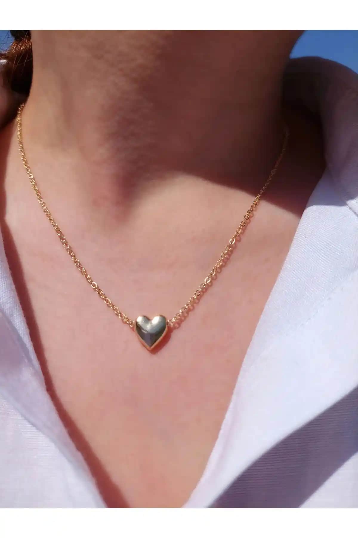 PlnDesign Minimal Kalp Kolye: Şıklık ve Sadeliğin Günlük Buluşması