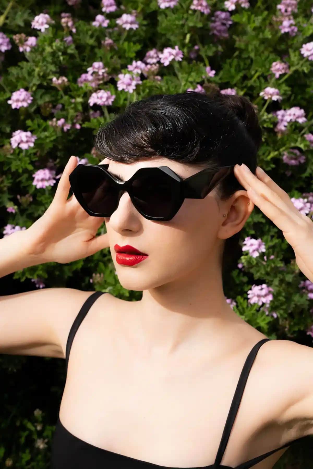 Polo55 Nairobi Siyah Geometrik Oversize Kadın Güneş Gözlüğü Şık ve Koruyucu Tasarım