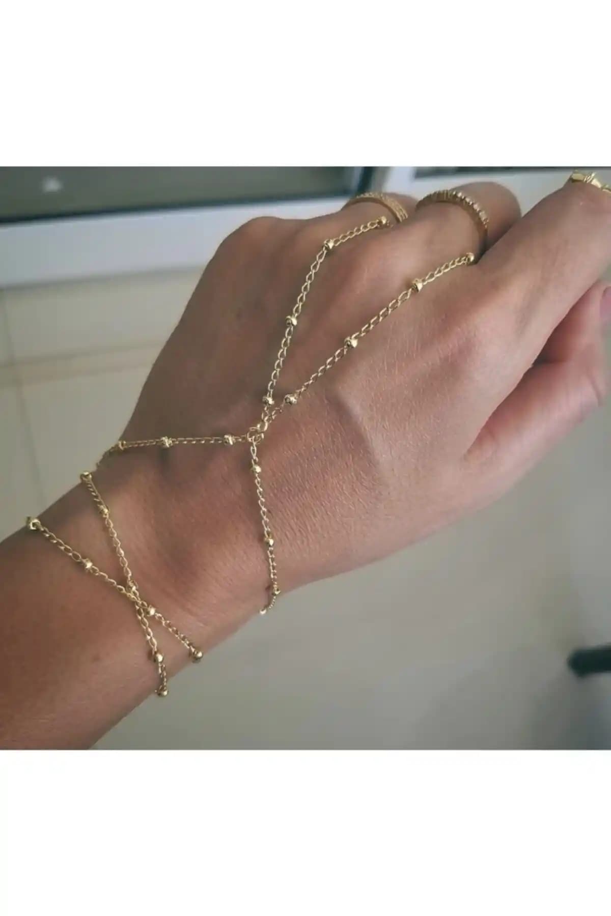 Pop Up Store Pirinç Gold Zincir El Aksesuarı Şık ve Dayanıklı Takı Seçeneği