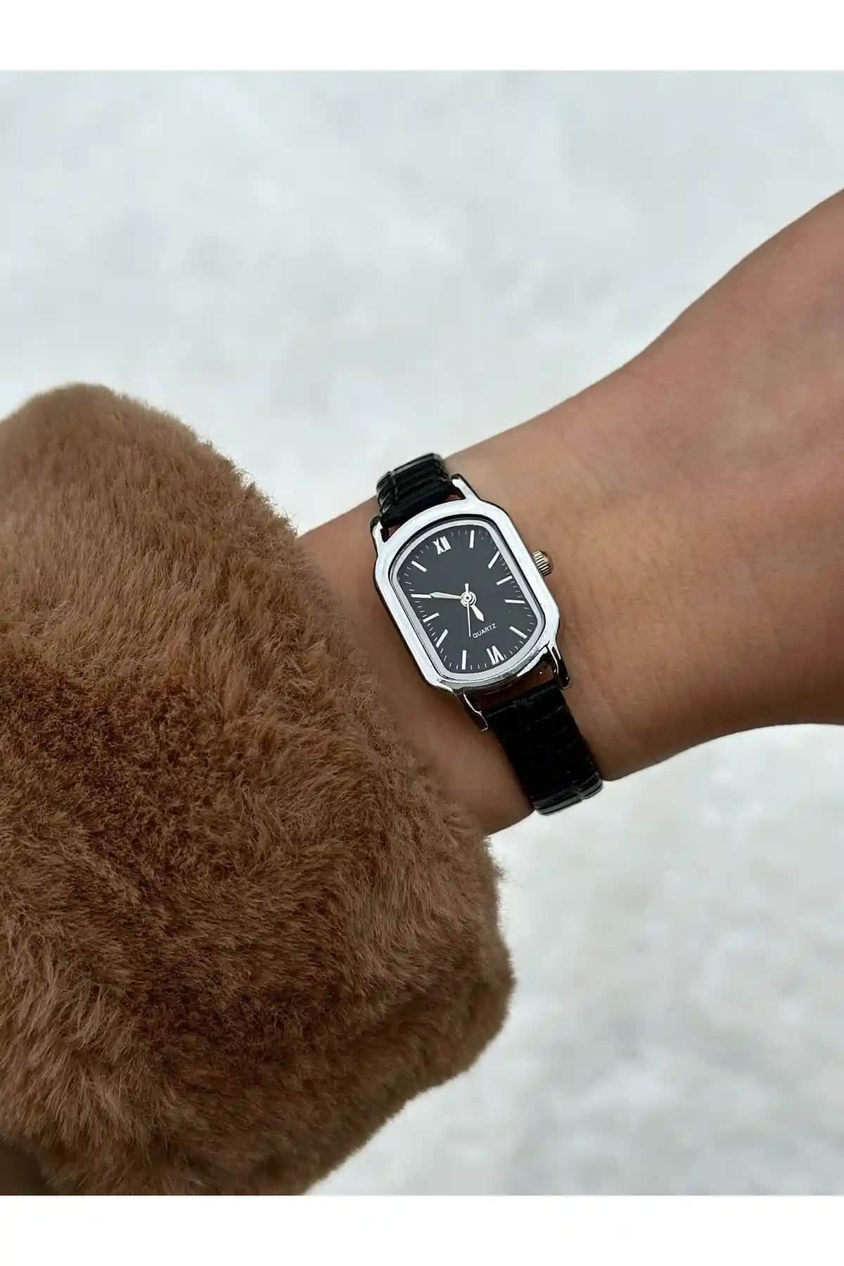 QUARTZ Retro Minimal Vintage Deri Kordon Kadın Kol Saati - Zarif ve Şık Tasarım