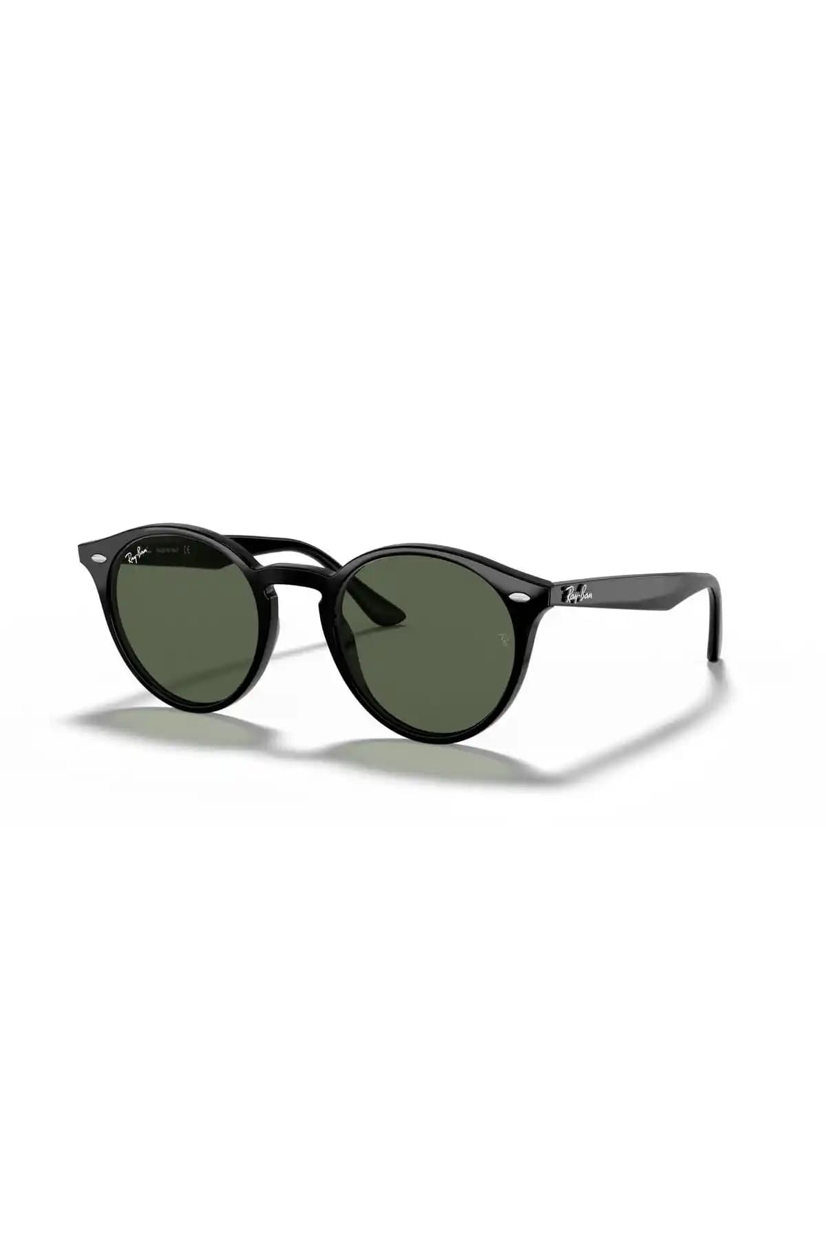 Ray-Ban RB 2180 Unisex Güneş Gözlüğü Şıklık ve Koruma Sunan Modern Tasarım