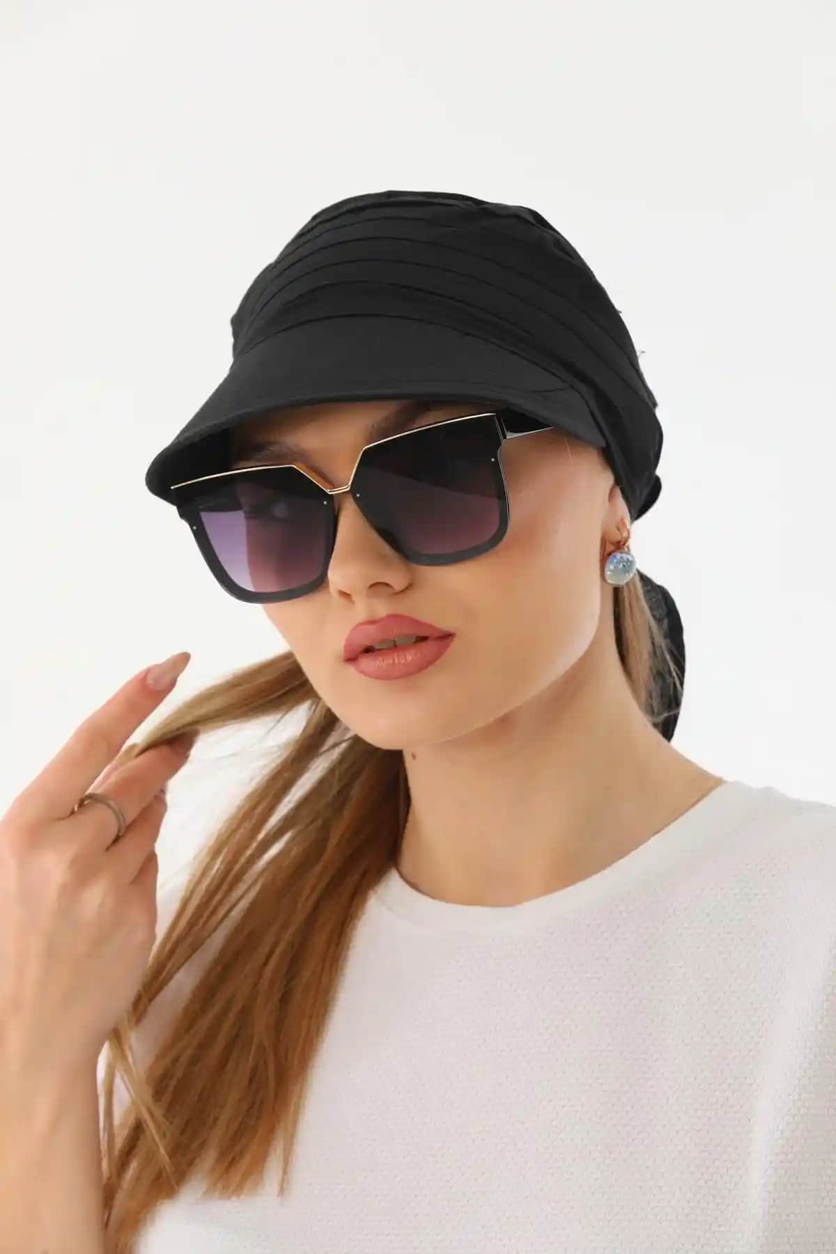 Ritagarcia Safari Bağlamalı Siyah Siperli Bandana Vizör: Şıklık ve Fonksiyonellik Bir Arada