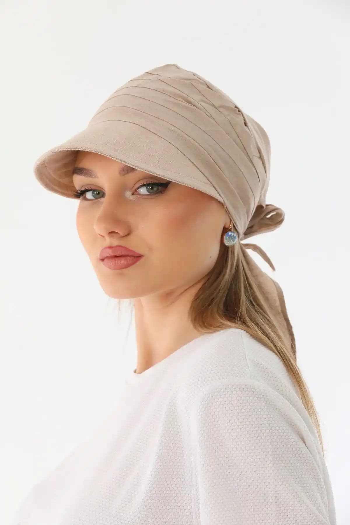 Ritagarcia Safari Bağlamalı Taş Siperli Bandana Vizör: Şık ve Fonksiyonel Yaz Aksesuarı