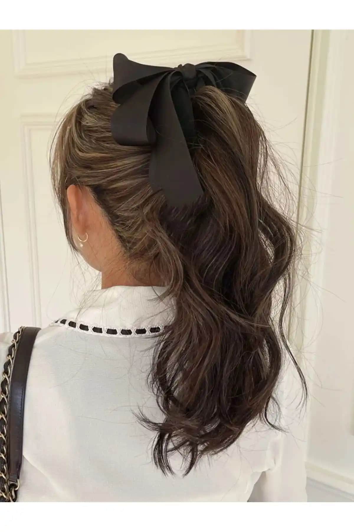 Saç Aksesuarları Karşılaştırması: CSR Akseuaar Fiyonklu Toka ve Modernist Saç Bükücü Taç