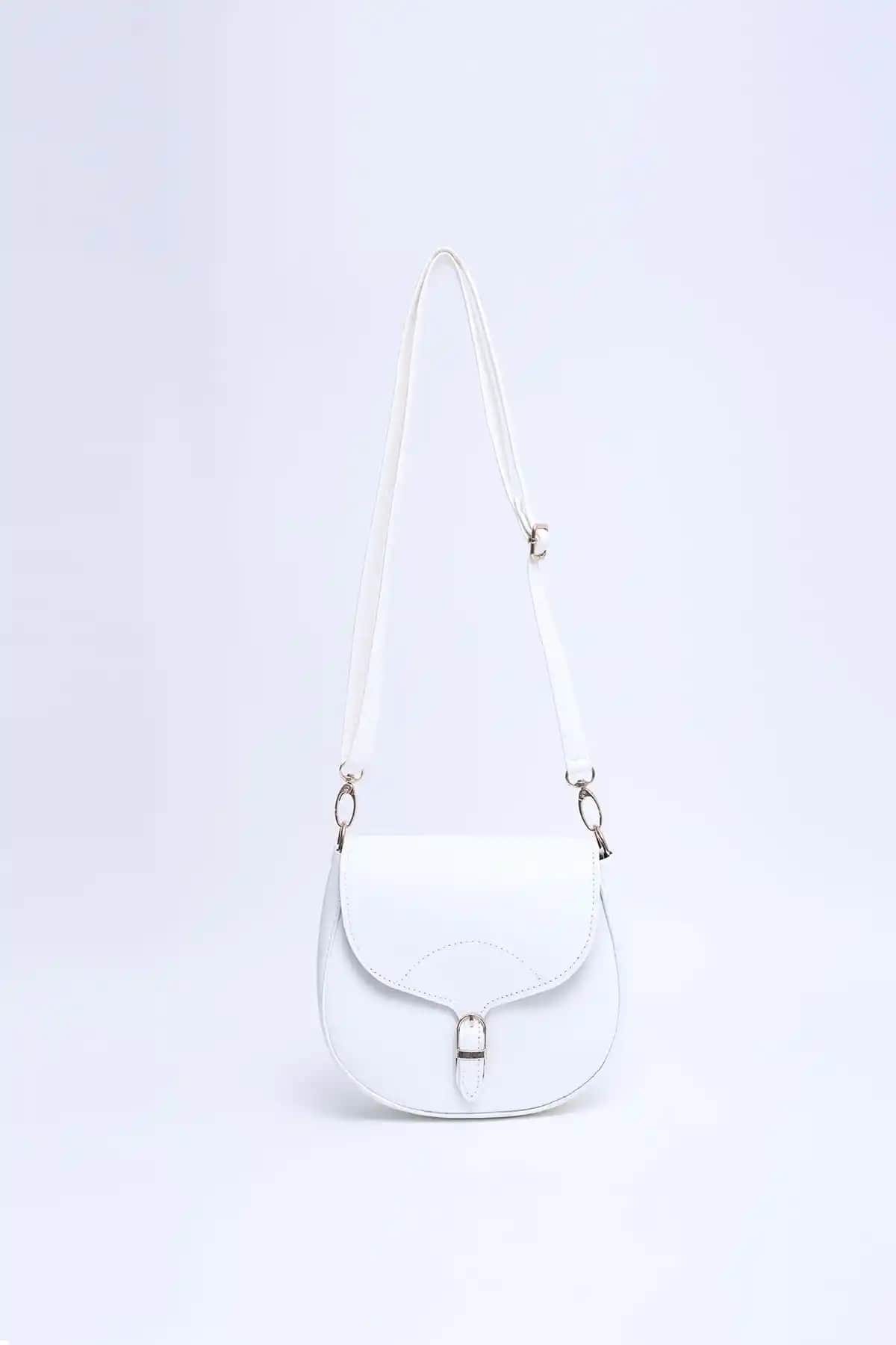 Shaka Beyaz Shk17 ve SHK60 Çantalarının Karşılaştırması: Özellikler ve Kullanıcı Yorumları