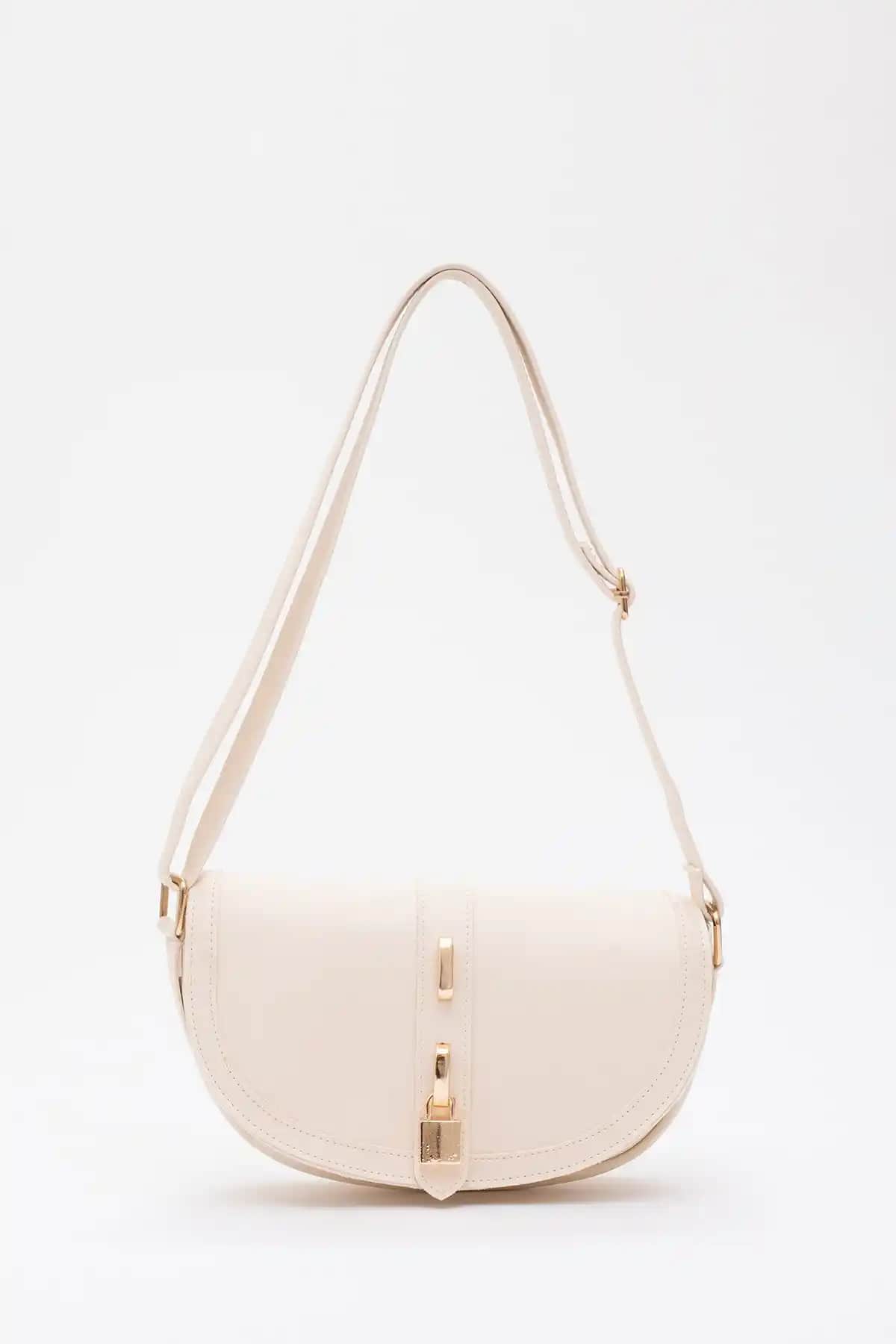 Shaka Krem Kilit Detaylı ve Turuncu Spor Çanta Karşılaştırması