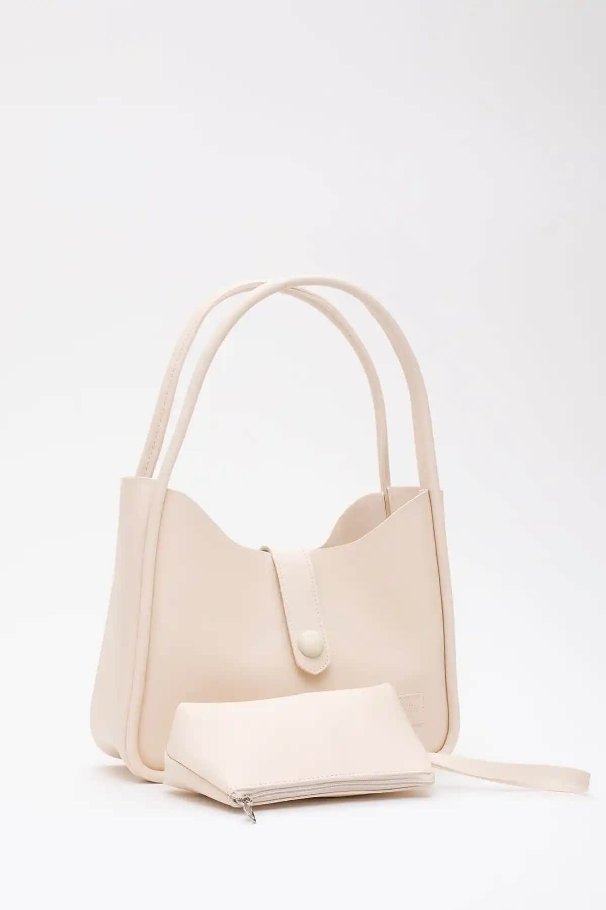 Shaka SHK79 deri görünümlü makyaj çantası şıklık ve fonksiyonellik sunar