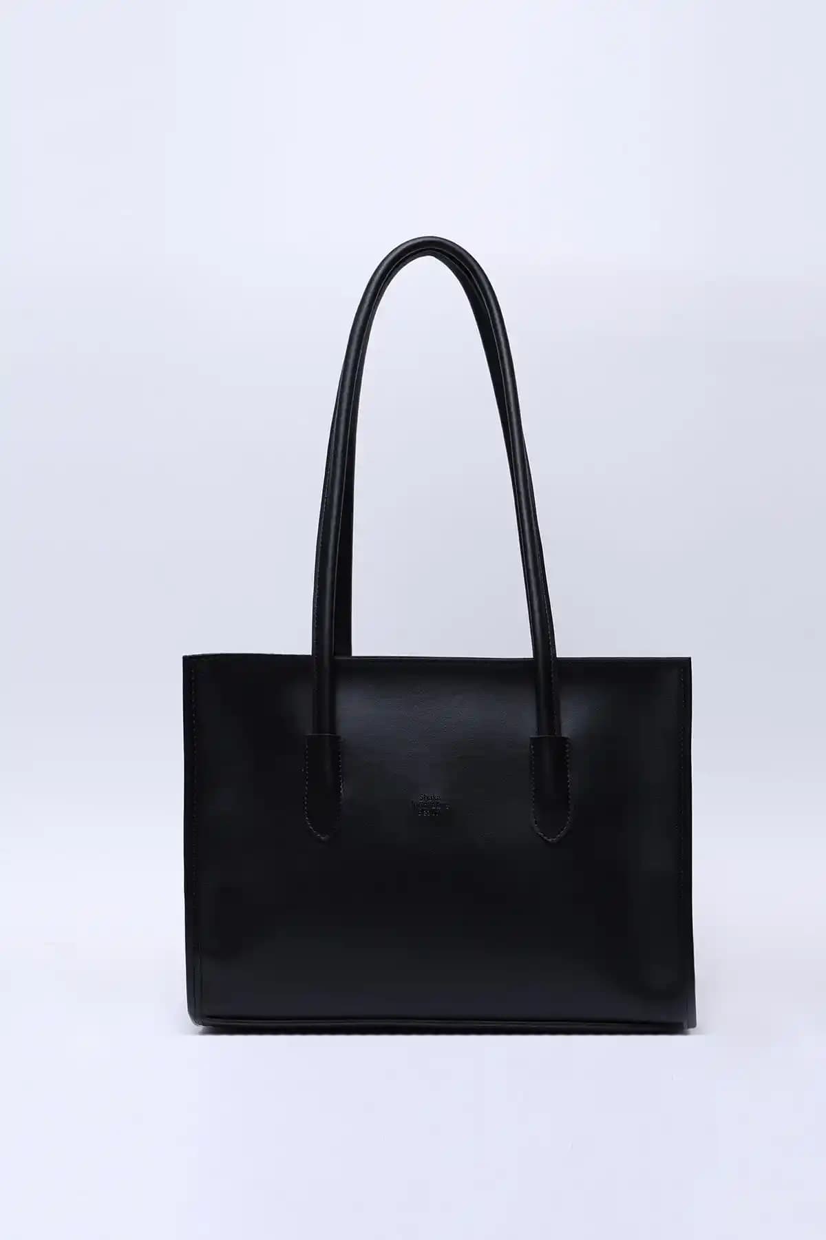 Shaka Siyah Suni Deri Çanta: Modern ve Çok Yönlü Tasarım ile Günlük Şıklık